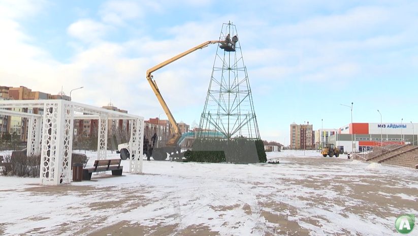 В этом году в Костанае главный атрибут новогоднего праздника появится сразу в пяти локациях города