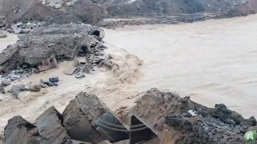 В Карасуском районе люди оказались в беде