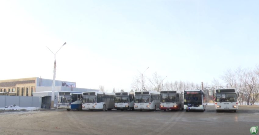 Костанайские водители автобусов вынуждены справлять нужду, где придется